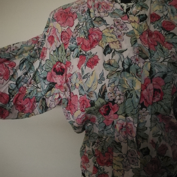Vtg blooms blouse - Picture 10 of 13
